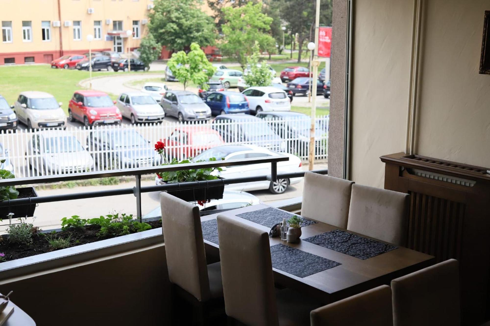Garni Hotel Ema كراغوييفاك المظهر الخارجي الصورة