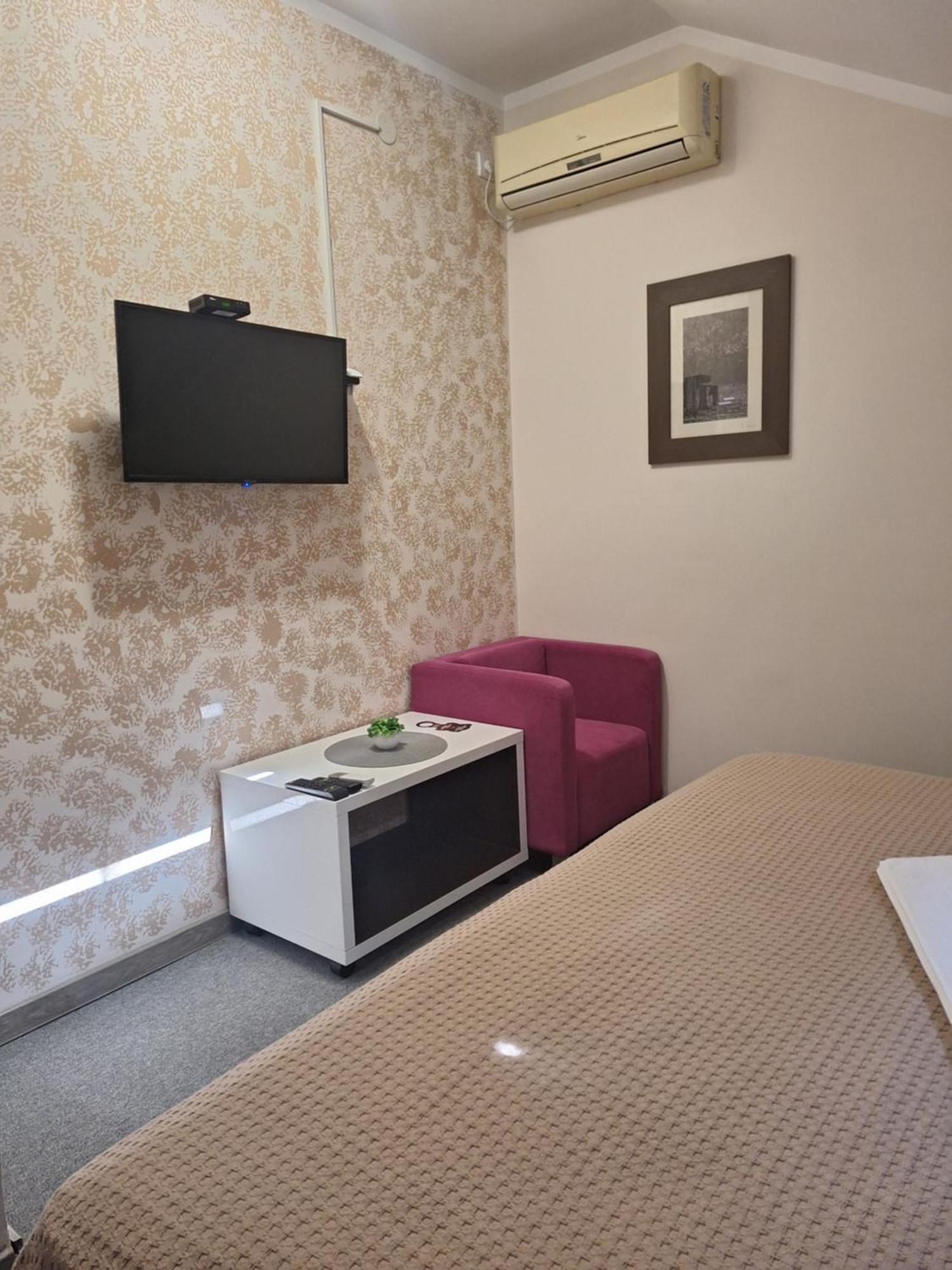 Garni Hotel Ema كراغوييفاك المظهر الخارجي الصورة